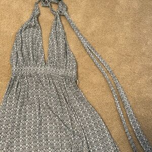 NWOT Lulus Casablanca Quinn halter Maxi black and White